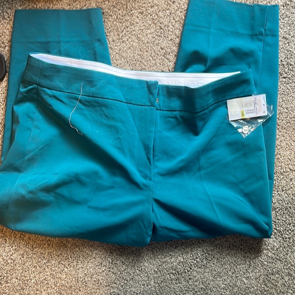 Michael Kors, plus dress capris